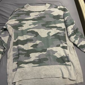 Aerie crew neck size large
